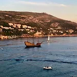 Cozy With Sea And Old Town View Διαμέρισμα Ντουμπρόβνικ