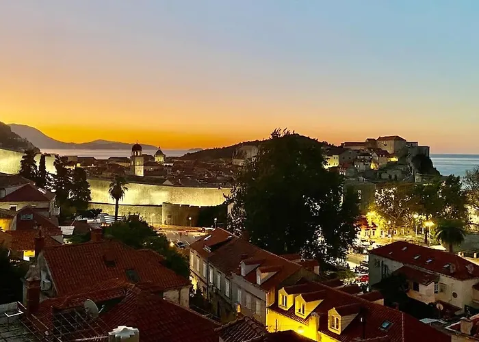 Apartamento Cozy With Sea And Old Town View