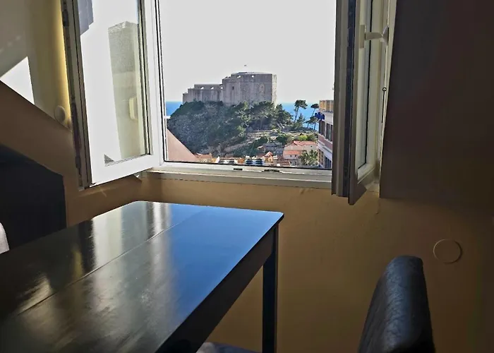 Cozy With Sea And Old Town View Appartamento